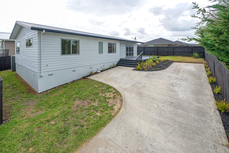 50A Greenhaven Avenue, Opaheke, Papakura - Carousel 11