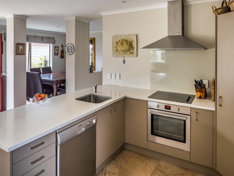 31A Richmond Grove, Woburn, Lower Hutt - Carousel 2