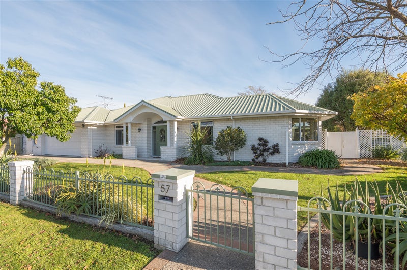 57 Starveall Street, Brightwater - Carousel 1