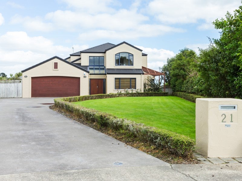 21 Kilkenny Place, Fitzherbert, Palmerston North - Carousel 1