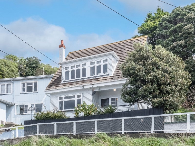 32 Queens Drive, Kilbirnie, Wellington - Carousel 1