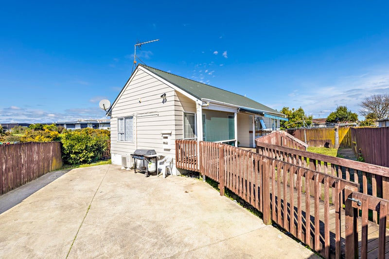 2/16 Trimdon Street, Randwick Park, Auckland - Carousel 1