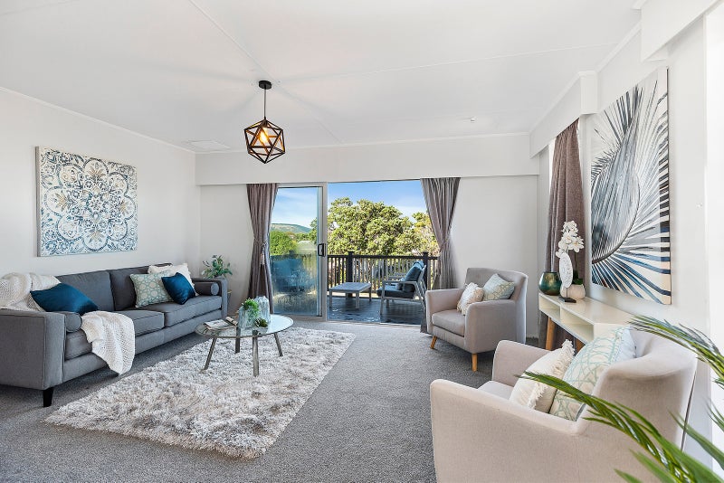 98 Gloaming Hill, Titahi Bay, Porirua - Carousel 2
