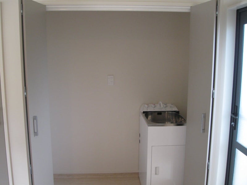 21A Lantana Road, Green Bay, Auckland - Carousel 5