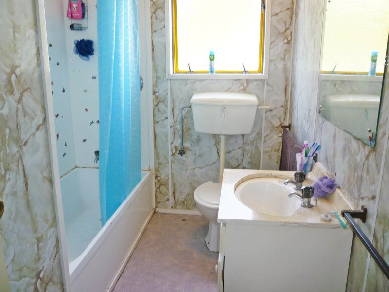 2/395 Cambridge Terrace, Naenae, Lower Hutt - Carousel 2