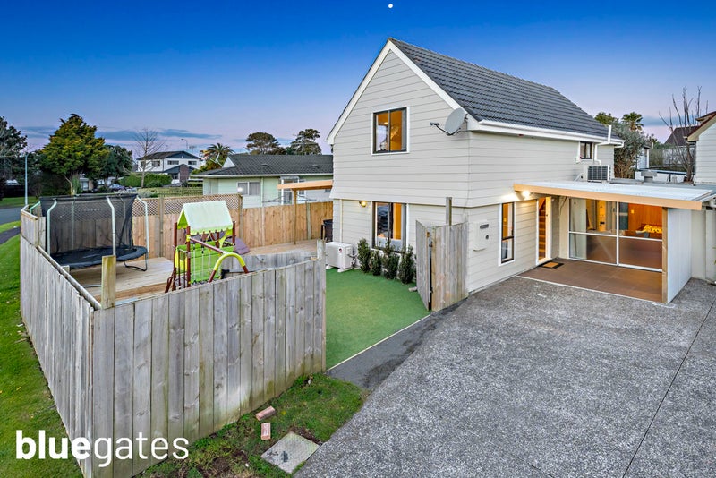 1/33 Challen Close, Conifer Grove, Takanini - Carousel 1