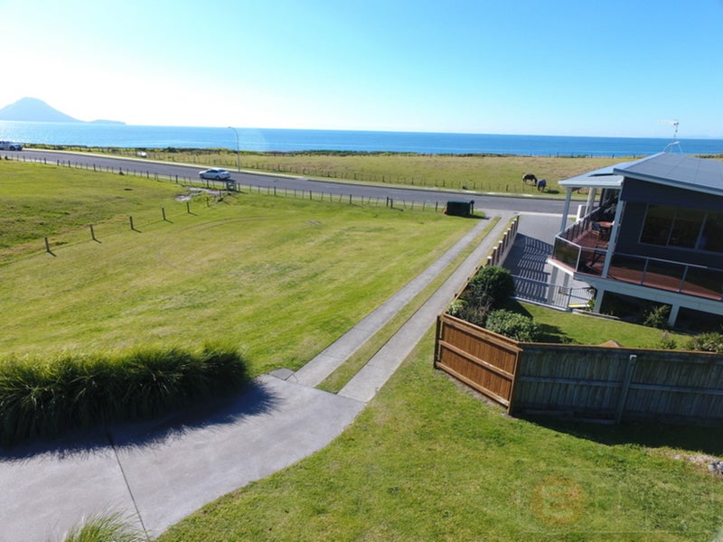 42 Pacific Parade, Coastlands, Whakatāne - Carousel 10