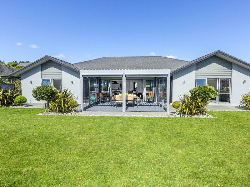 18 Jade Crescent, Timberlea, Upper Hutt - Carousel 1