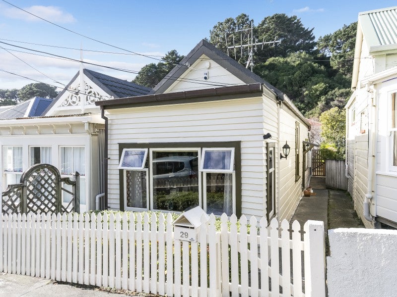 29 Edinburgh Terrace, Berhampore, Wellington - Carousel 1