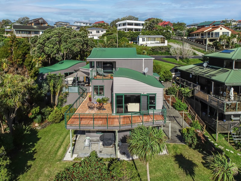 8 Ardern Avenue, Stanmore Bay, Whangaparaoa - Carousel 2
