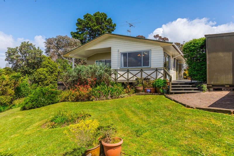 19 Waikaremoana Place, Pakuranga Heights, Auckland - Carousel 1
