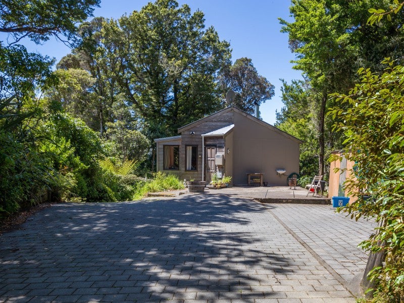 92 Avro Road, Blue Mountains, Upper Hutt - Carousel 1