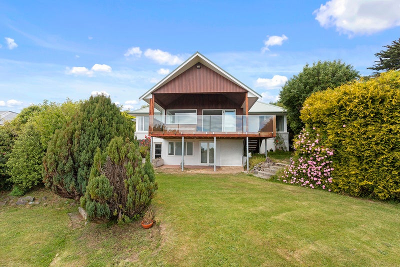 11 Madeley Road, Mount Pleasant, Christchurch - Carousel 1