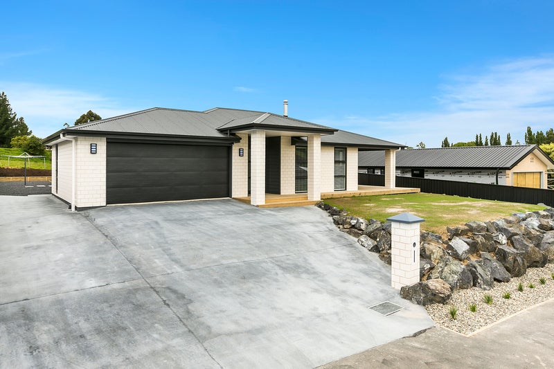 11 Abbeyfield Close, Abbotsford, Dunedin - Carousel 1