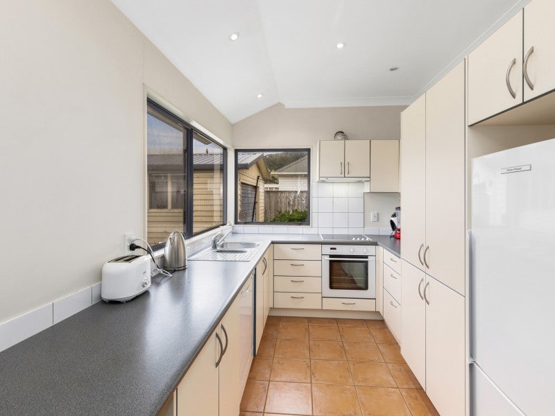 5A Atiawa Crescent, Waiwhetu, Lower Hutt - Carousel 2