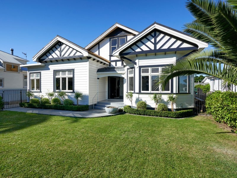 19 Jull Street, Napier South, Napier - Carousel 1