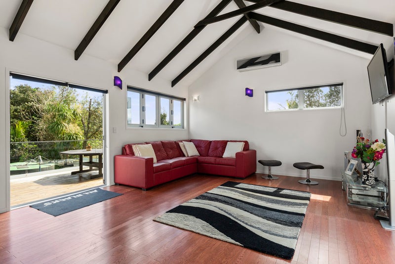 114 Trig Hill Road, Onetangi, Waiheke Island - Carousel 2