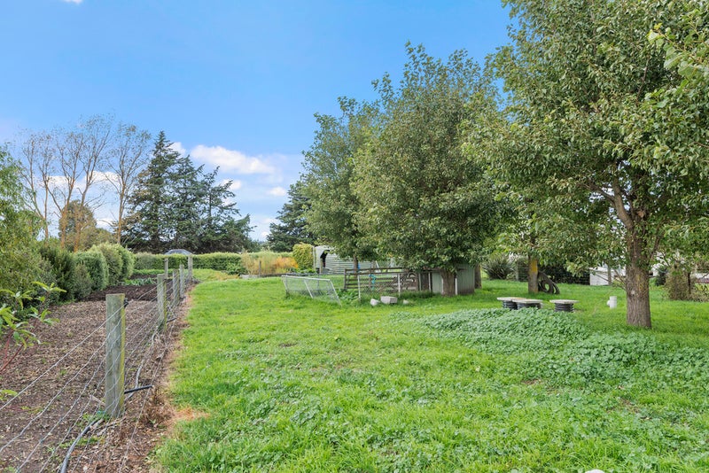 7 Reserve Road, Balcairn - Carousel 15