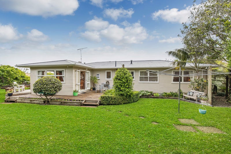 20 Japonica Drive, Beach Haven, Auckland - Carousel 22