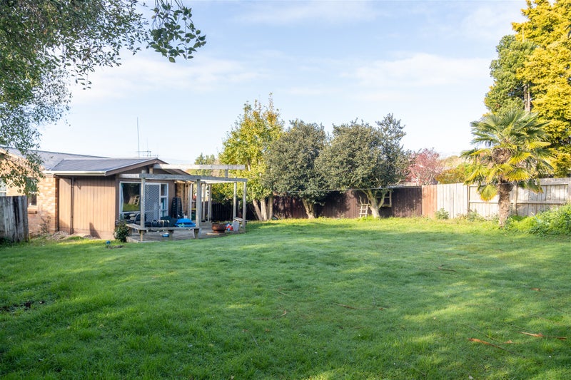 15 Acacia Crescent, Glenview, Hamilton - Carousel 13