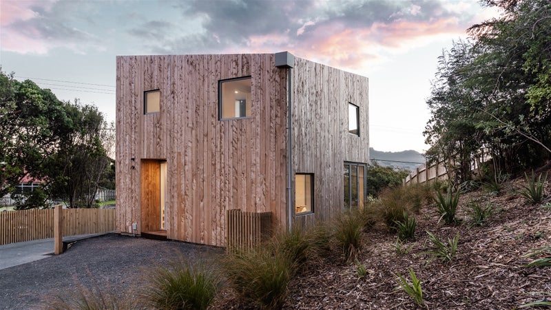 10A Government Road, Raglan - Carousel 2