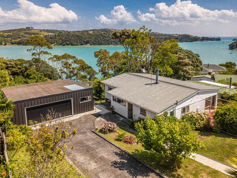 21 Calais Terrace, Ostend, Waiheke Island - Carousel 1
