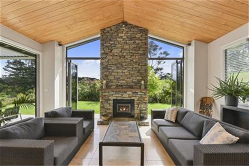 100 Hobson Road, Lucas Heights, Auckland - Carousel 1