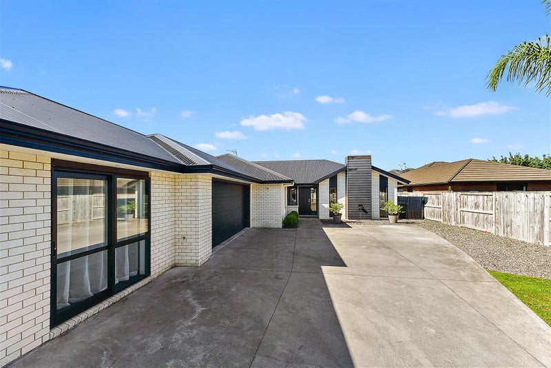 23 Piwakawaka Court, Rototuna North, Hamilton - Carousel 25