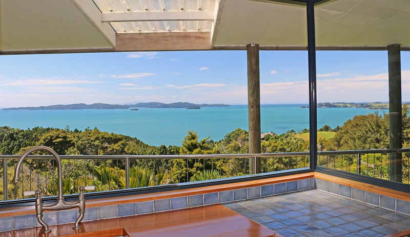 21 Kauri Drive, Sandspit, Warkworth - Carousel 1