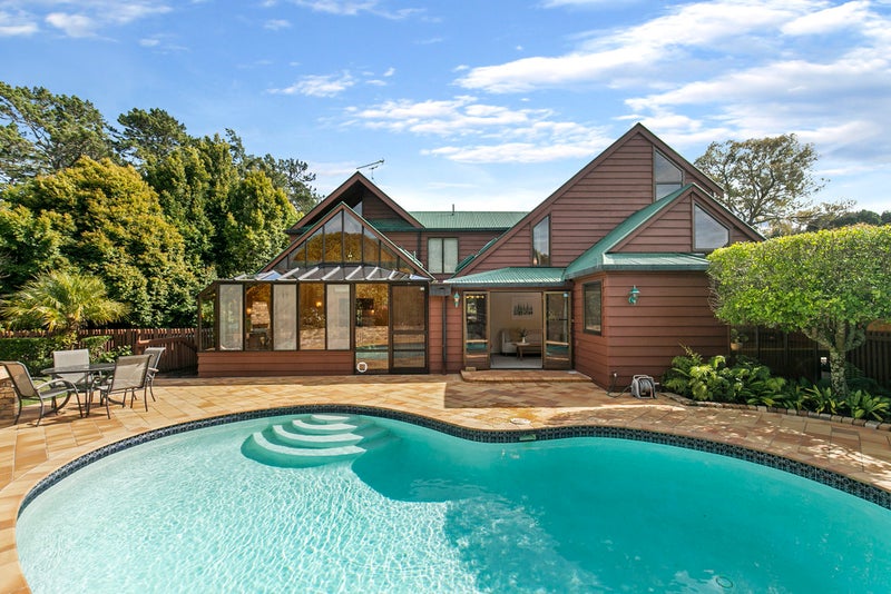 14 Wanganella Place, Lynfield, Auckland - Carousel 1