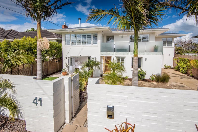 1/41 Merani Street, Narrow Neck, Auckland - Carousel 1