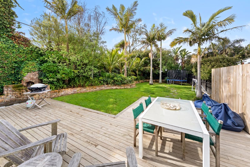 16 Chamberlain Street, Grey Lynn, Auckland - Carousel 2
