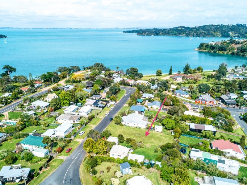 9 Alison Road, Surfdale, Waiheke Island - Carousel 14