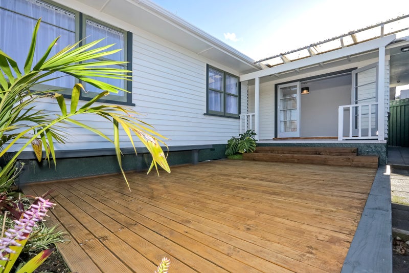 42 Cook Street, Gate Pa, Tauranga - Carousel 2