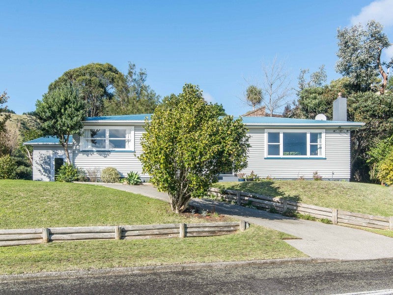 1 Sydney Crescent, Raumati South, Paraparaumu - Carousel 2