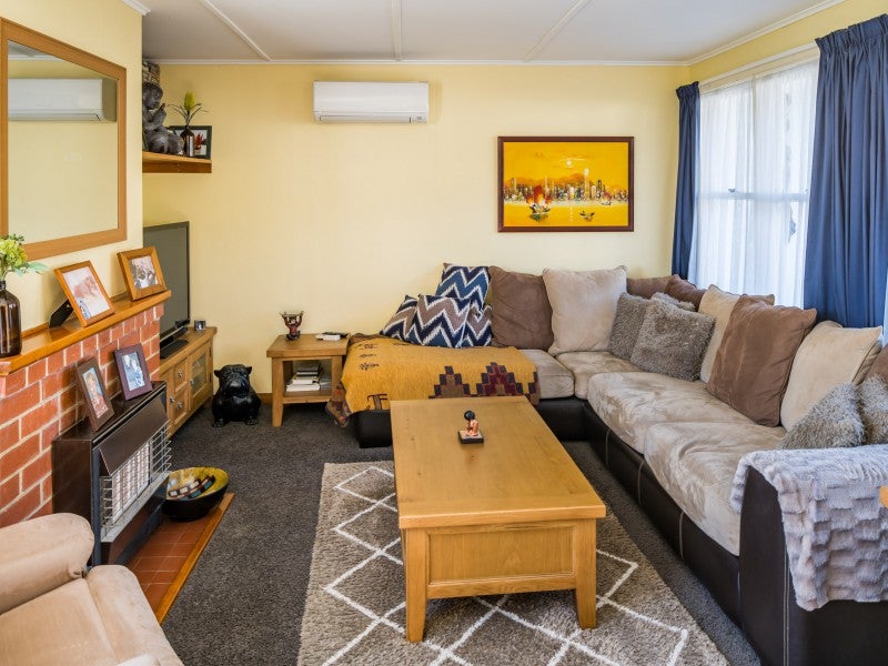 209B Waddington Drive, Naenae, Lower Hutt - Carousel 2