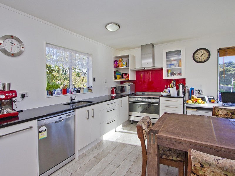 70 Frederick Street, Wainuiomata, Lower Hutt - Carousel 1