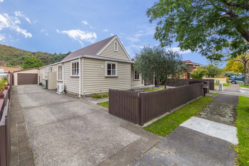 11 Mcenroe Grove, Naenae, Lower Hutt - Carousel 2