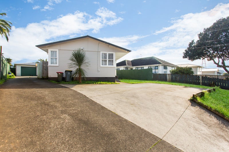 24 Whitley Crescent, Otara, Auckland - Carousel 1