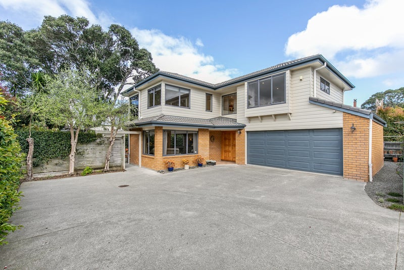 2/13 Alfred Street, Northcote Point, Auckland - Carousel 1