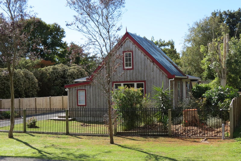 18 Waikawa Beach Road, Manakau, Levin - Carousel 2