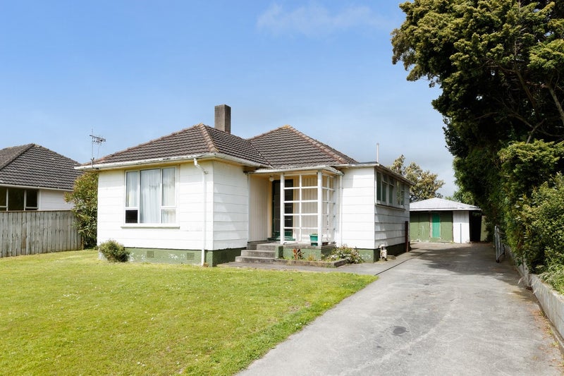12 Montrose Place, Takaro, Palmerston North - Carousel 1