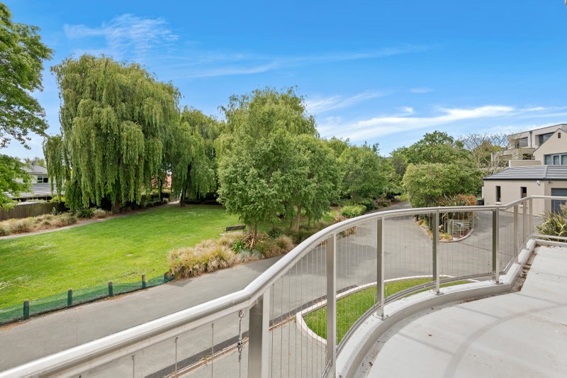 3 Willow Dell, Westmorland, Christchurch - Carousel 12