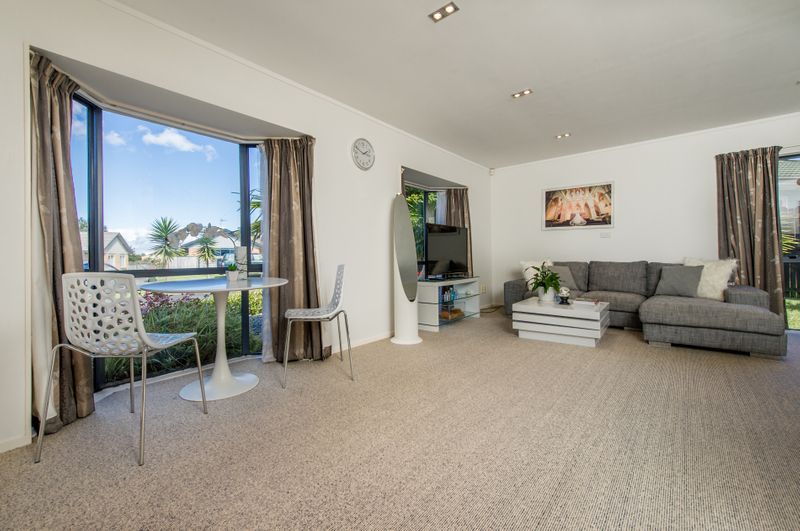 6 Ifield Court, Burswood, Auckland - Carousel 2