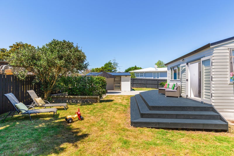 16 Gilpin Place, Beach Haven, Auckland - Carousel 2