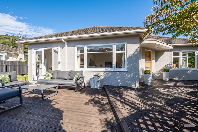 11 Peel Place, Wainuiomata, Lower Hutt - Carousel 1