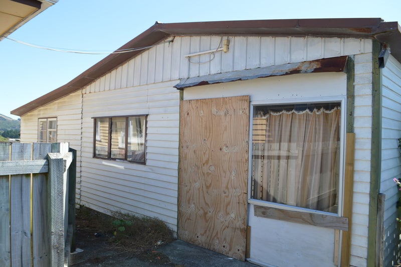 61 Fantame Street, Cannons Creek, Porirua - Carousel 6