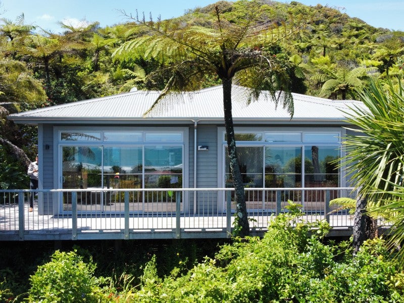 8 Rata Street, Karoro, Greymouth - Carousel 1