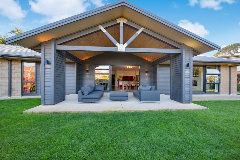 3C Azalea Place, Brooklands, New Plymouth - Carousel 1