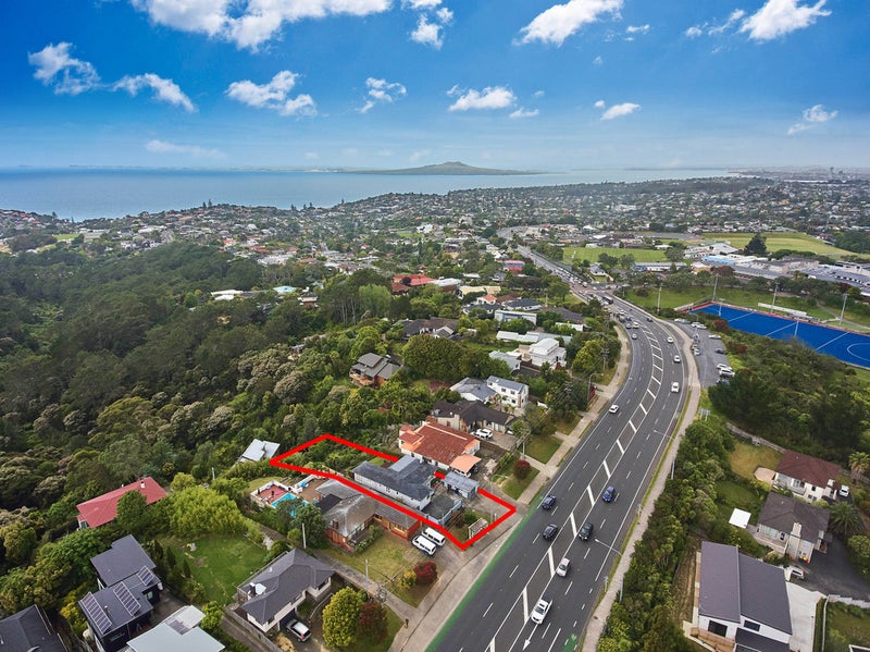 477 East Coast Road, Murrays Bay, Auckland - Carousel 1